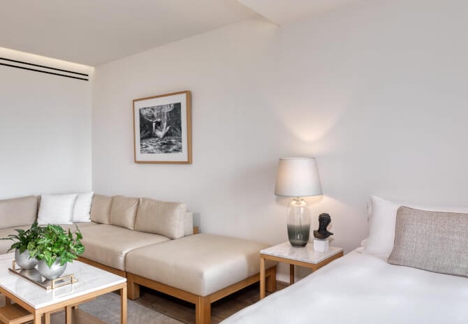 EMERALD SUITE LIVING